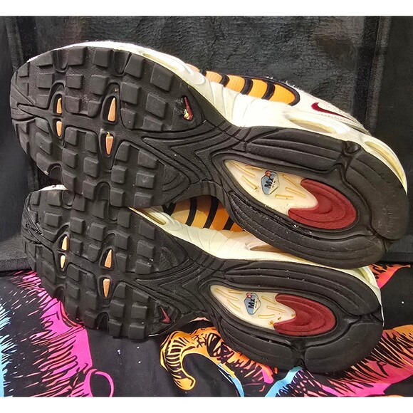 Nike Air Max Tailwind IV Women SZ 7.5 Orange And White - Picture 5 of 6